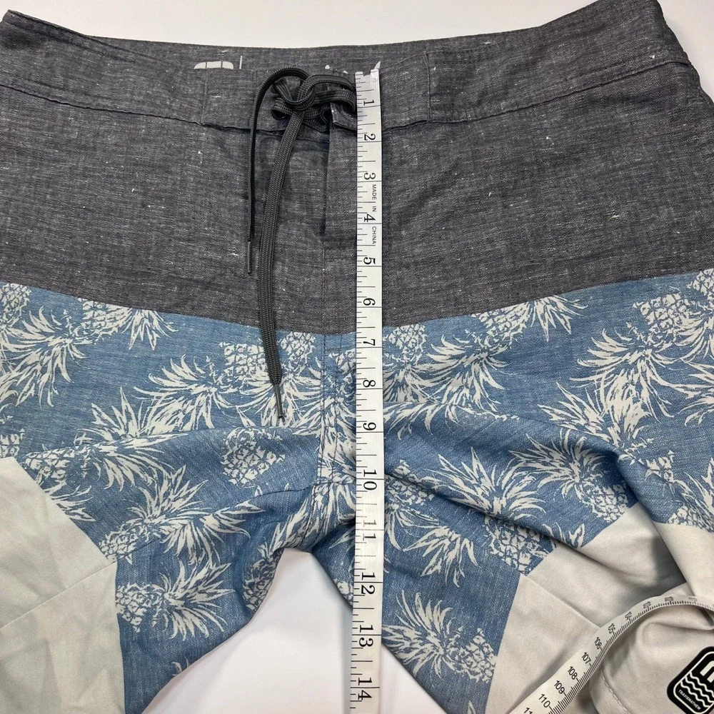 TravisMathew Board Shorts Mens 33‎ Gray Blue Pineapple Print Colorblock Trunks